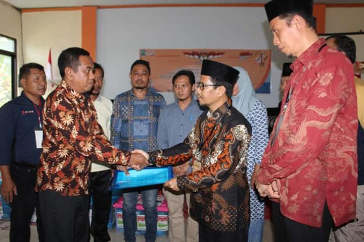 Bawaslu Kab. Dompu melakukan Pengawasan Penyerahan Berkas Dukungan Calon Perseorang di Kantor KPU