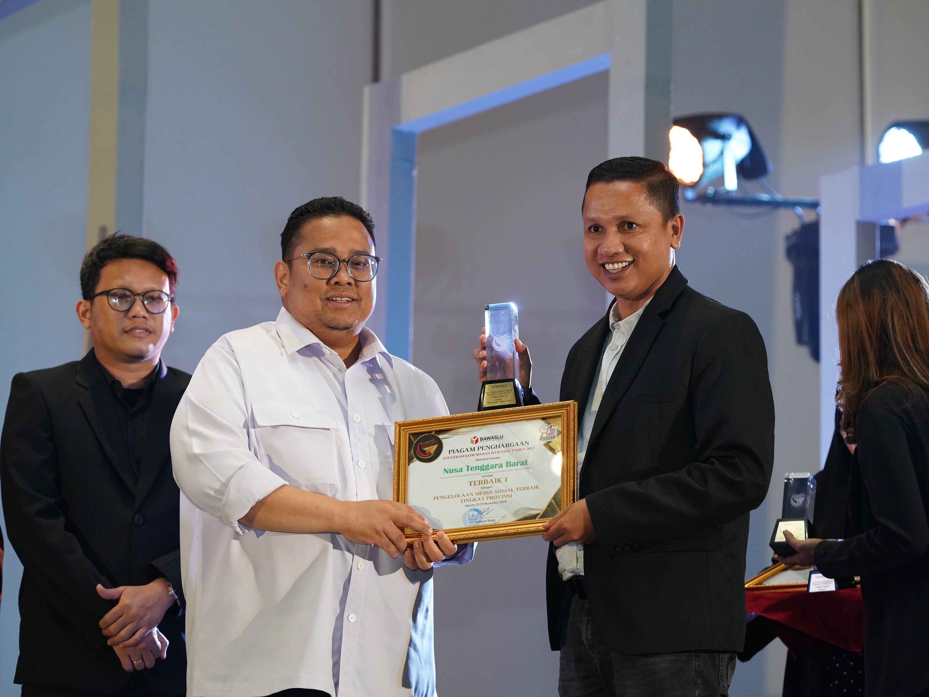 Bawaslu NTB Raih Prestasi Gemilang dalam Penganugrahan Kehumasan di Jakarta