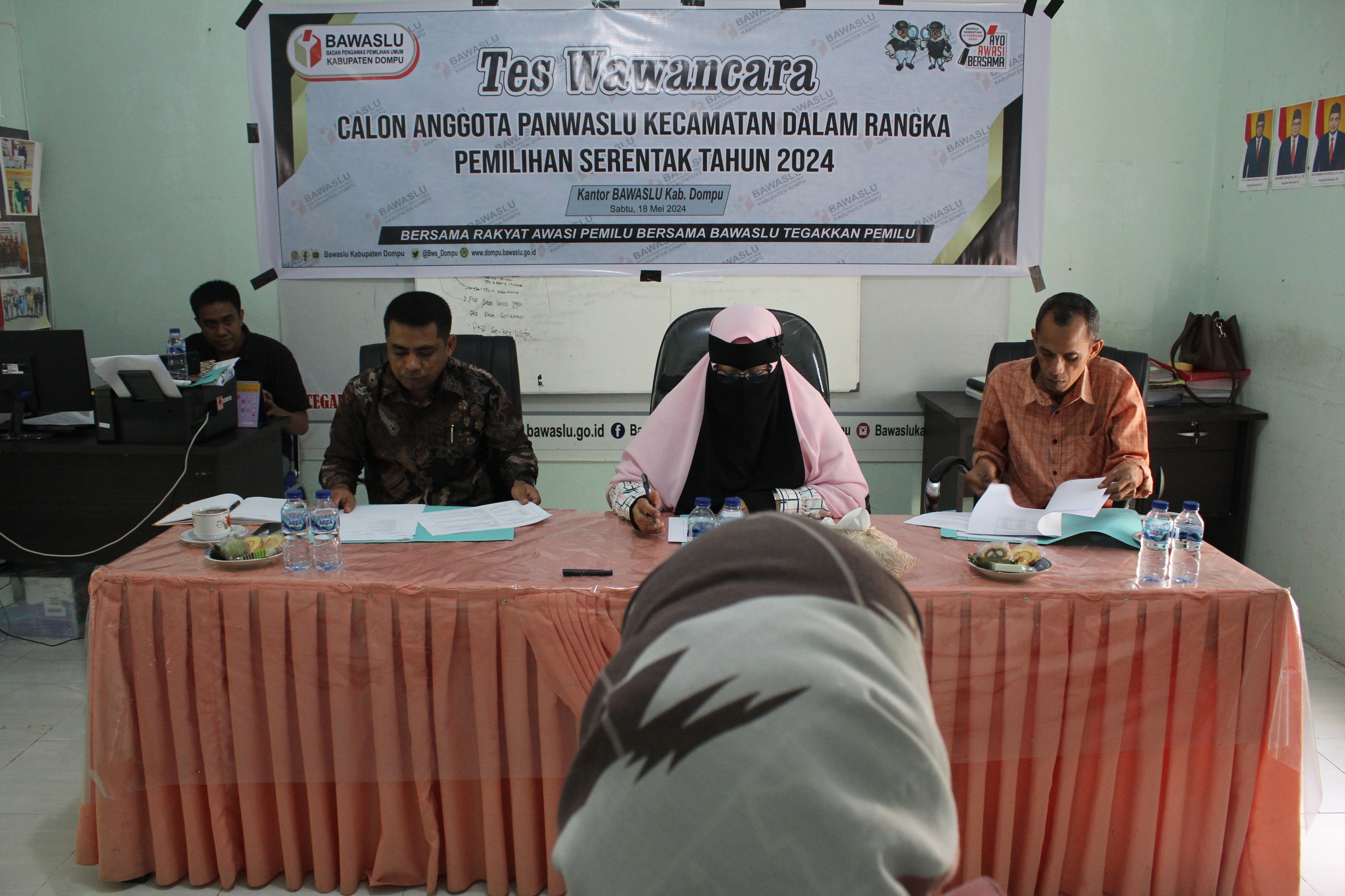 Seleksi Tes Wawancara Calon Anggota Panwaslu Kecamatan Dompu untuk Pemilihan Serentak 2024