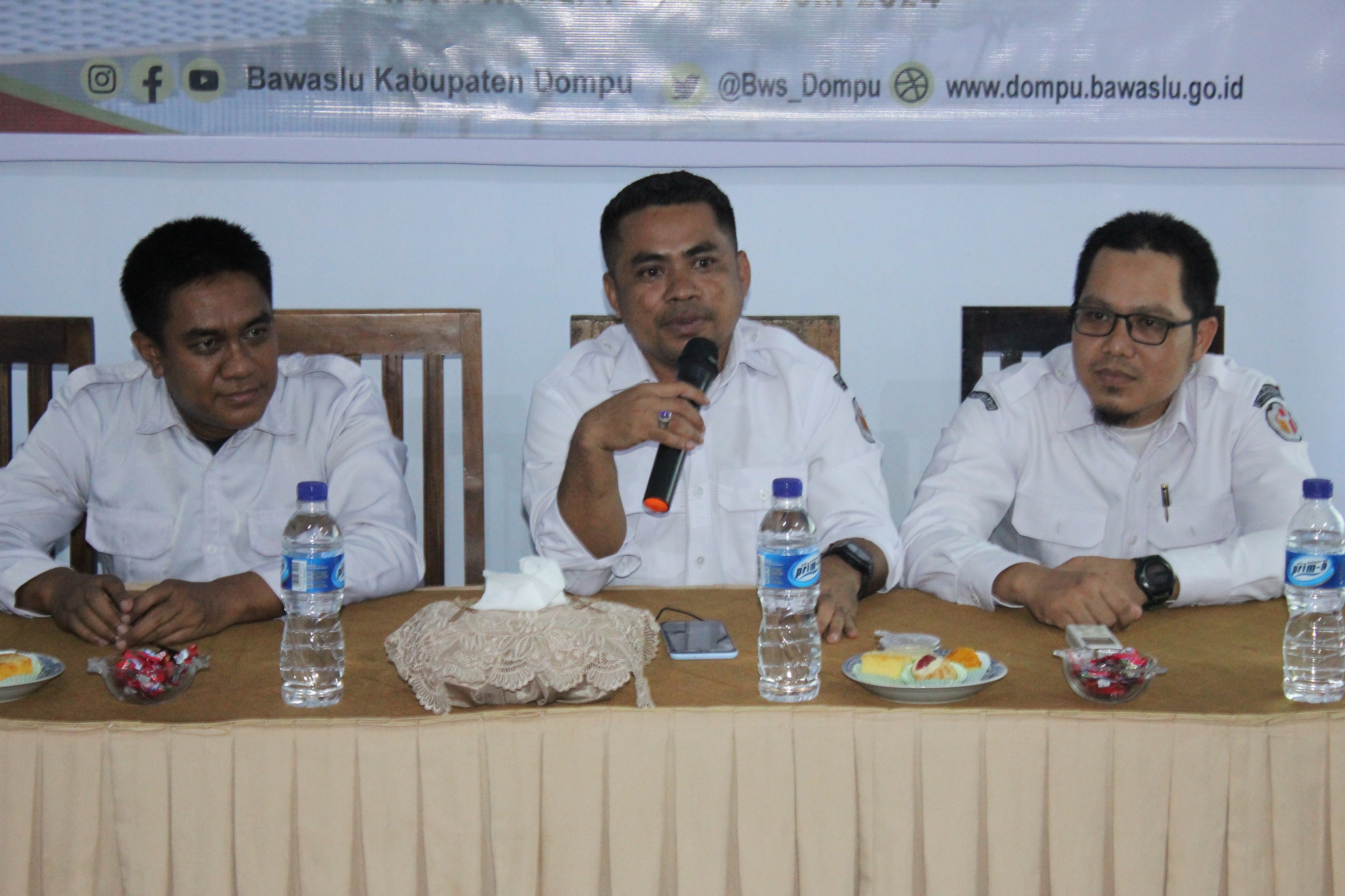 Bawaslu Kabupaten Dompu Adakan Rapat Evaluasi Penanganan Pelanggaran Pemilu 2024