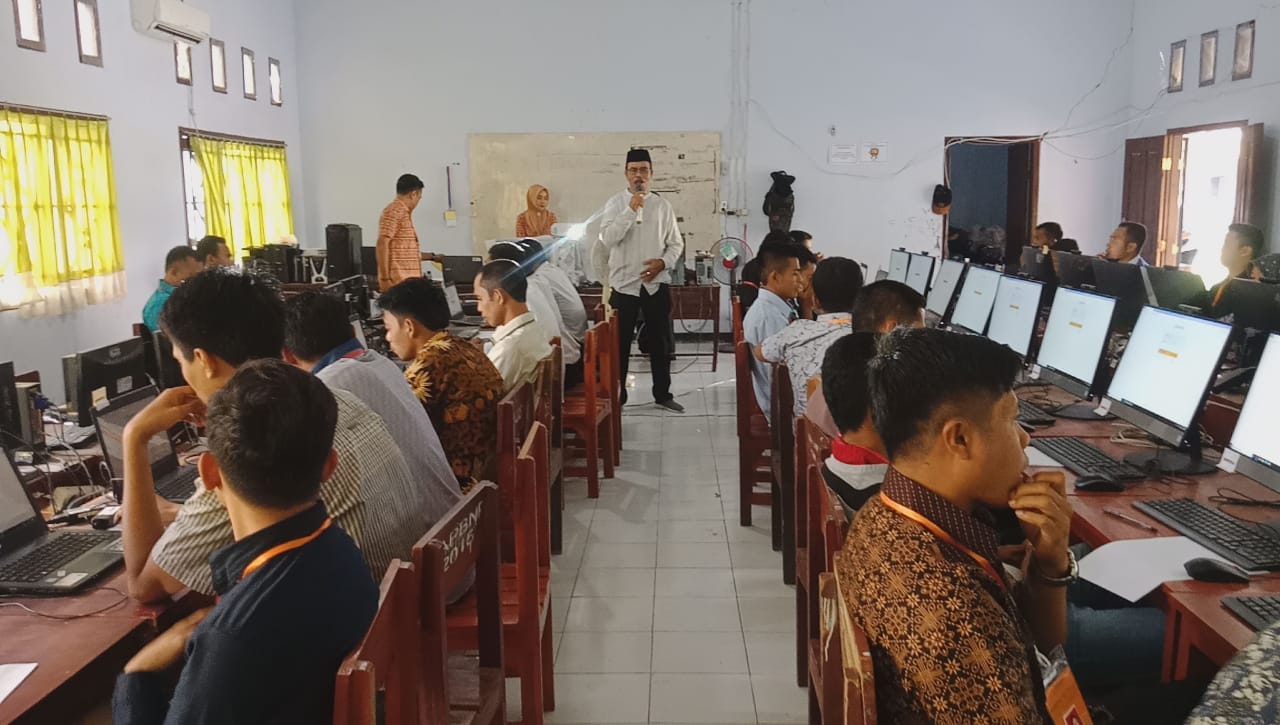 BAWASLU: TES TERTULIS SECARA (ONLINE) CALON ANGGOTA PANWASCAM SE-KABUPATEN DOMPU BERJALAN LANCAR