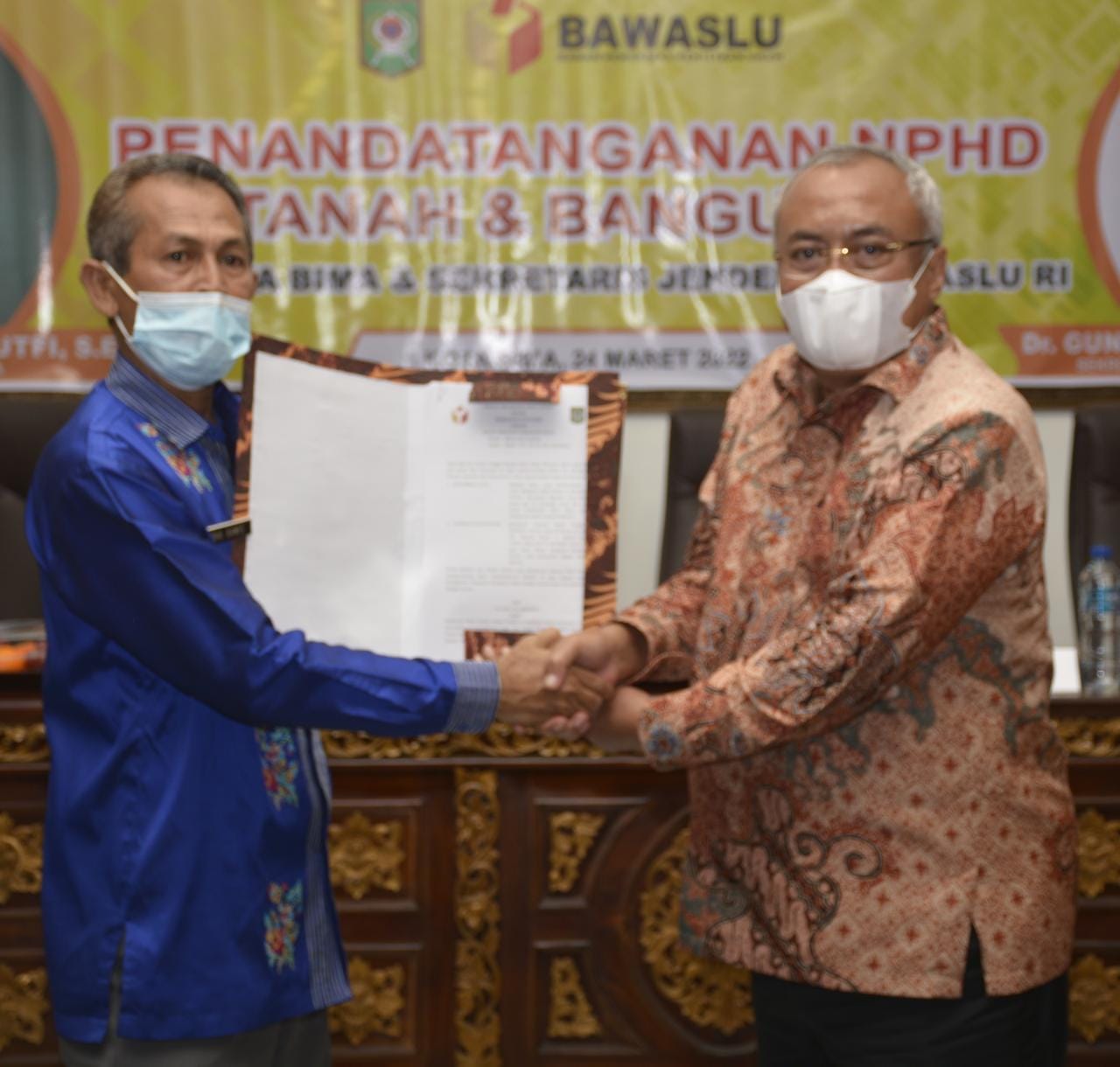 Bawaslu Terima Hibah Tanah dan Bangunan dari Walikota Bima