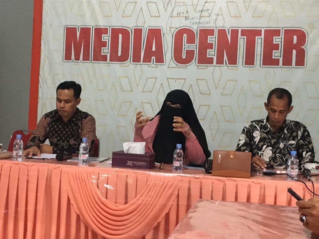 Bawaslu Dompu Gelar Rapat Tata Cara Penyampaian Laporan Dugaan Pelanggaran