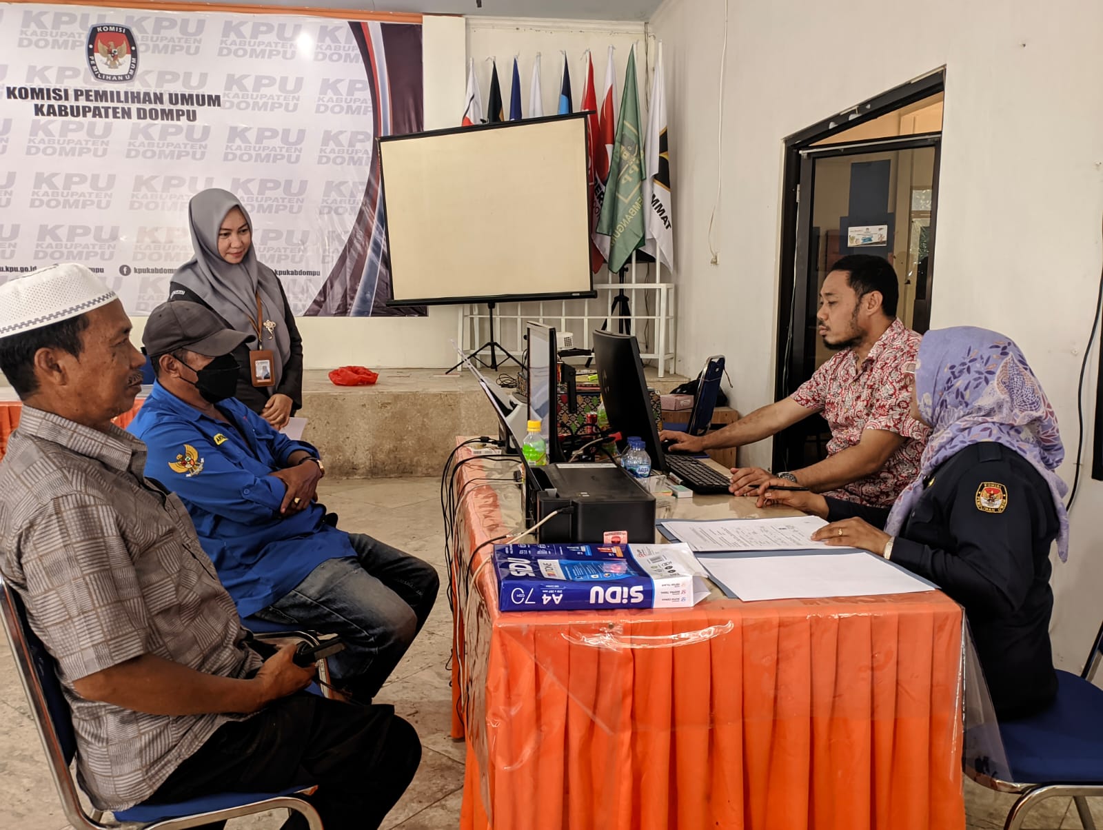 Bawaslu  Dompu Melakukan pengawasan Melekat Terhadap Proses Pengajuan Pengganti Calon DPRD Dompu