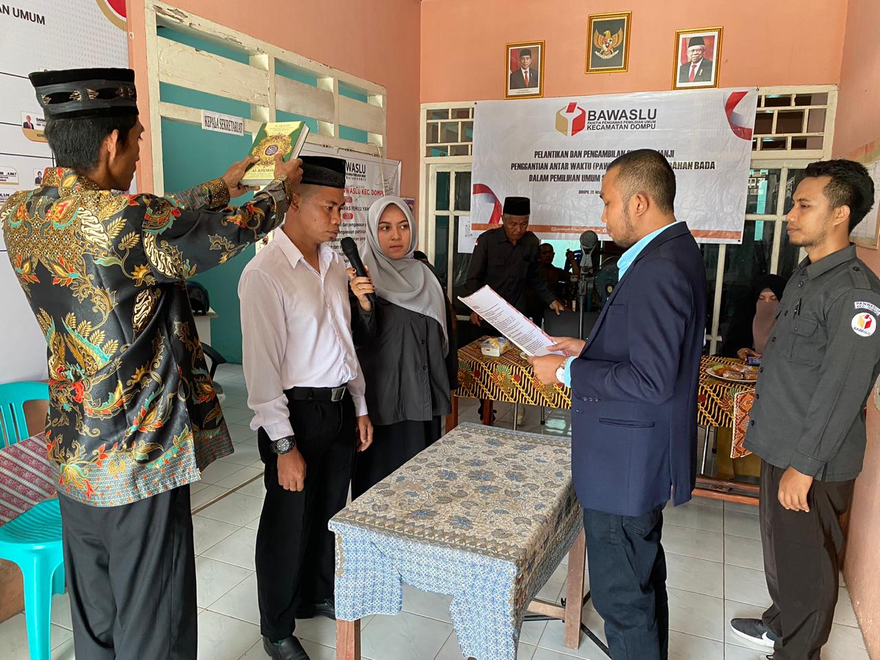 Ketua Panwaslu Kecamatan Dompu Lantik PAW PKD Kelurahan Bada