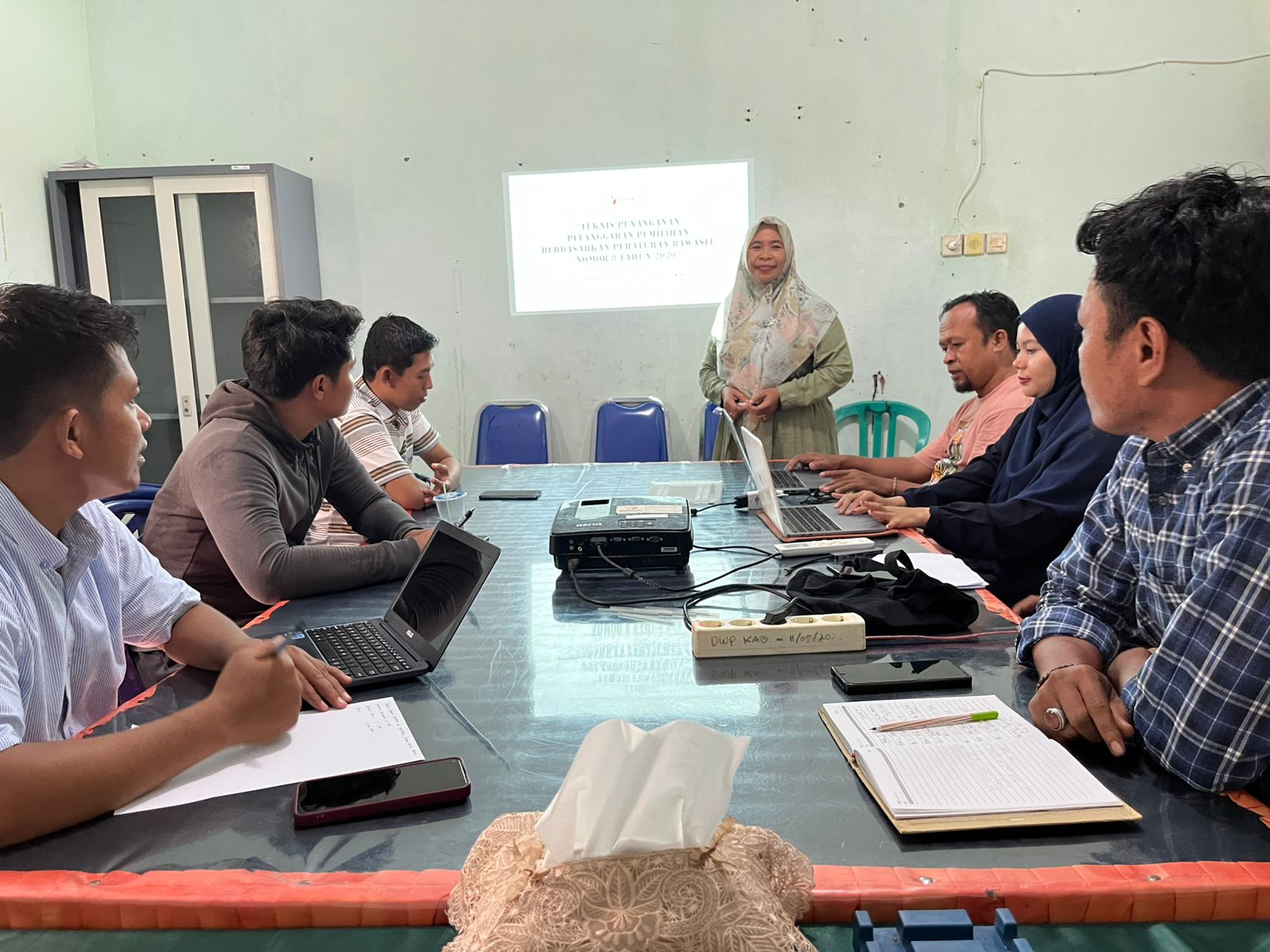 Bawaslu Dompu Perkenalkan Struktur dan Tugas Subbagian Penanganan Pelanggaran dan Penyelesaian Sengketa kepada Tiga CPNS