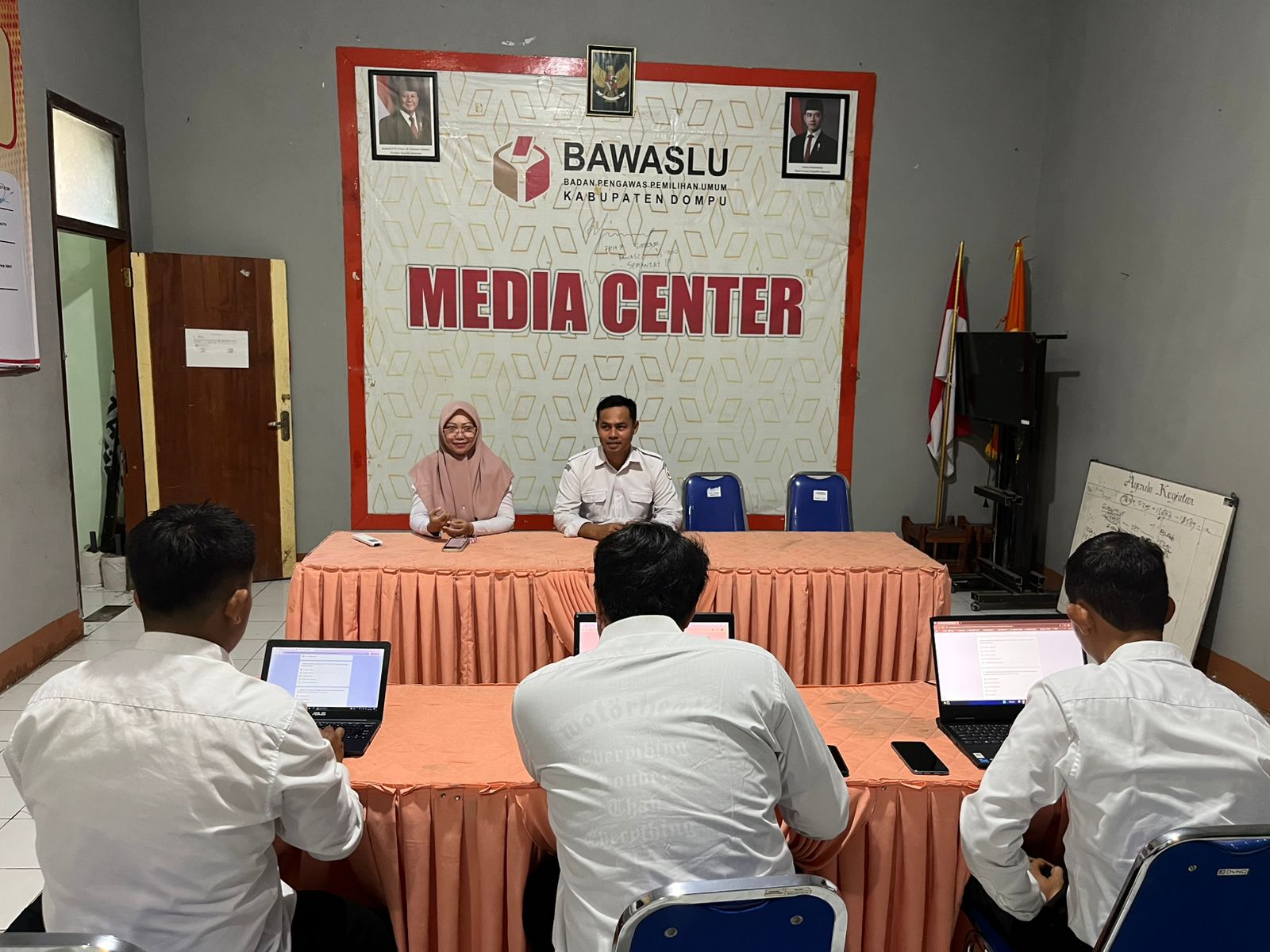 Bawaslu Dompu Gelar Orientasi dan Post-Test bagi CPNS Baru