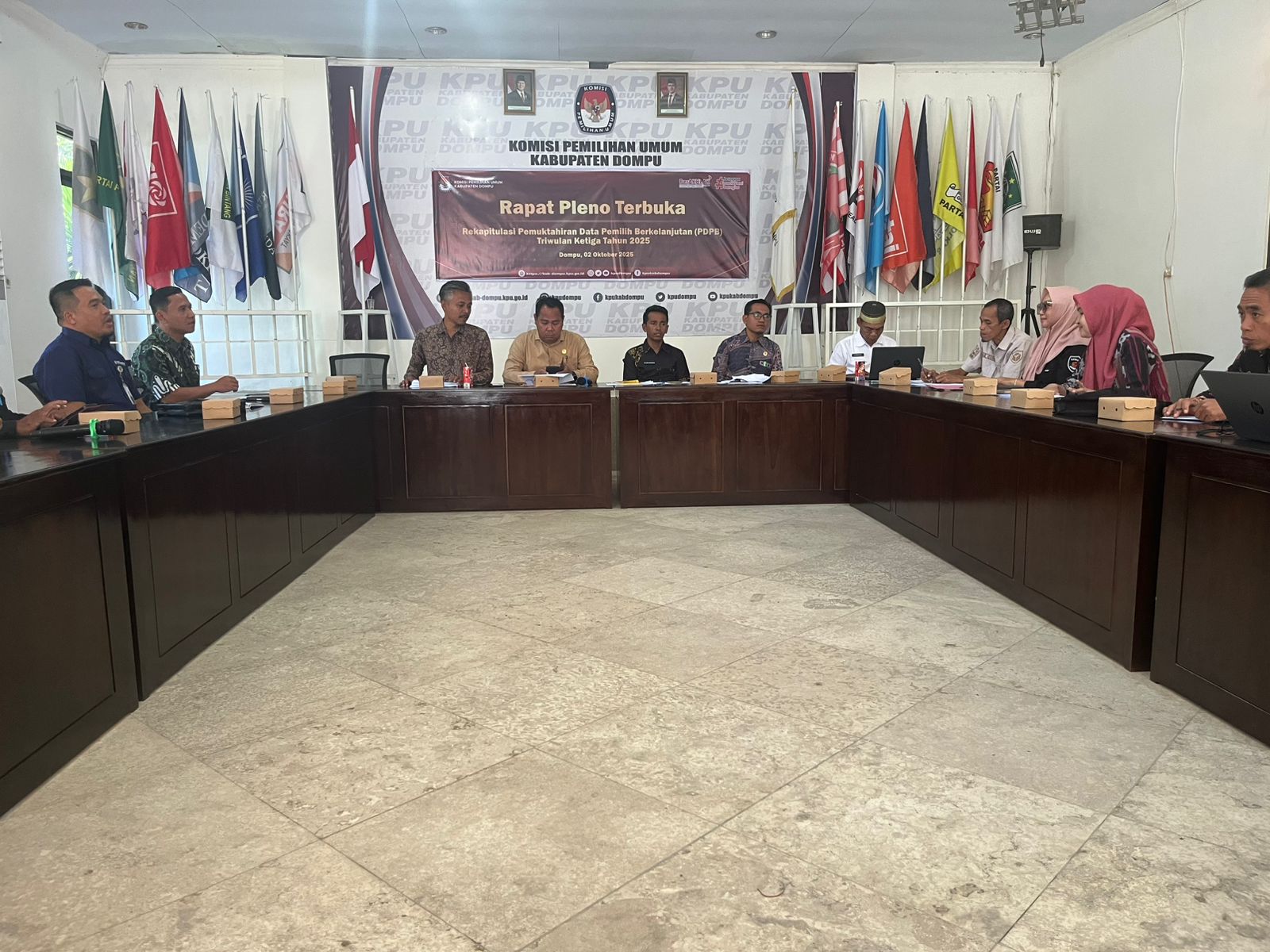 Bawaslu Dompu Hadiri Rapat Pleno Terbuka PDPB Triwulan III Tahun 2025