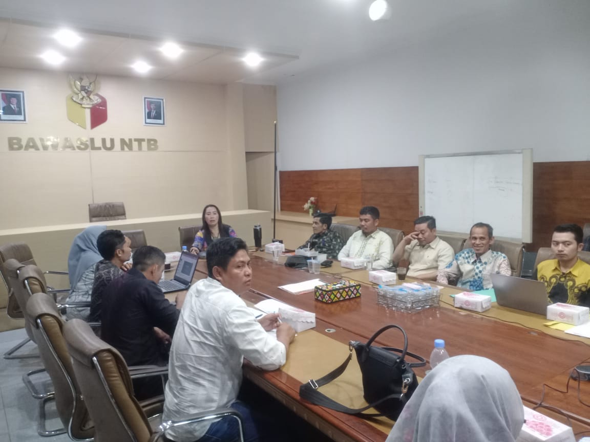 Bawaslu Dompu Hadiri Rakor Hasil Pengawasan PDPB Triwulan IV Tingkat Kabupaten/Kota
