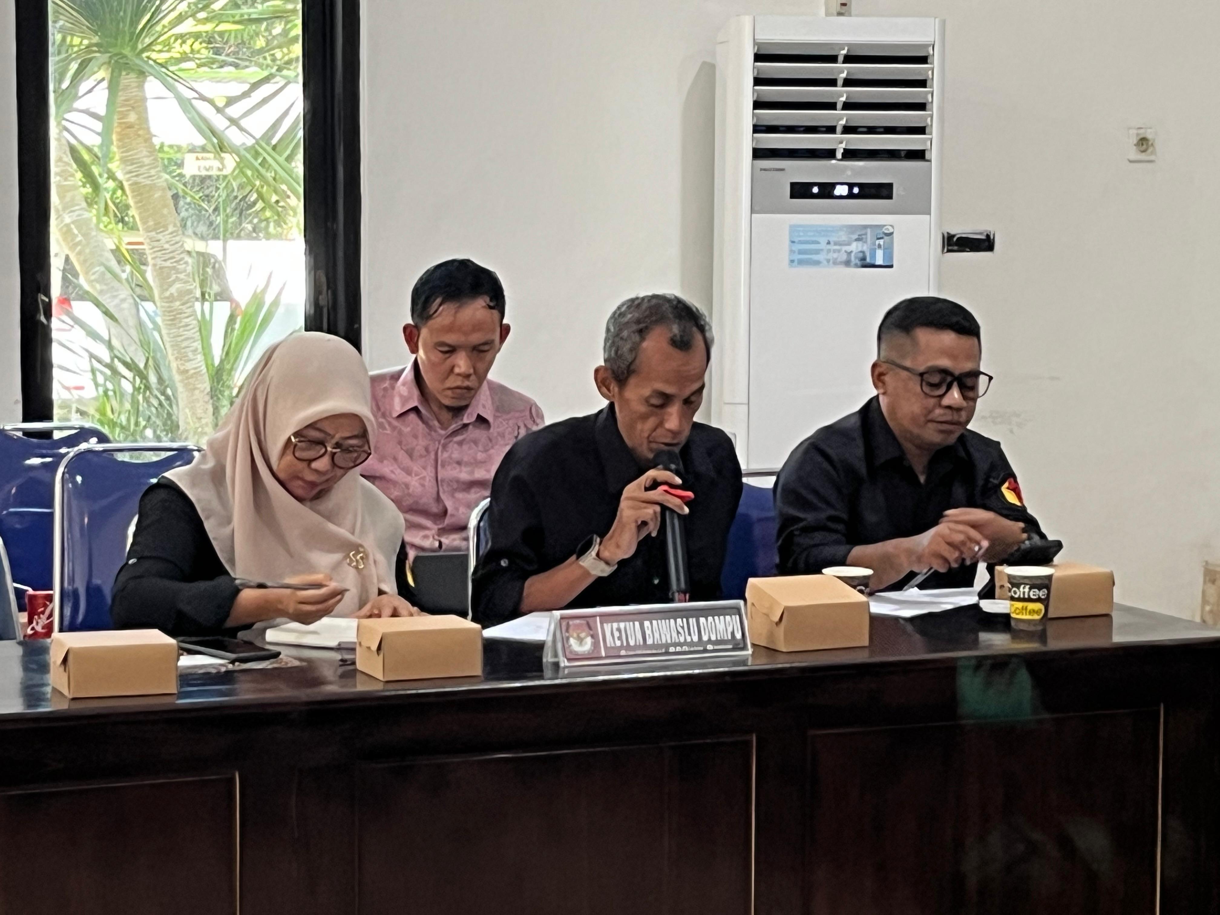 Bawaslu Dompu Awasi Rapat Pleno Terbuka Rekapitulasi PDPB Triwulan II Tahun 2026