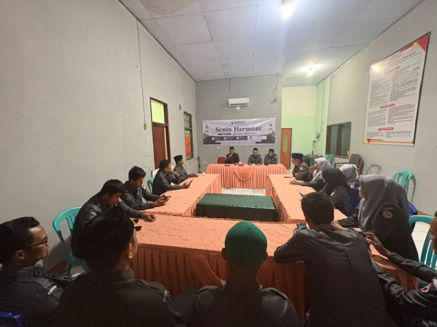 Bawaslu Dompu Gelar Senin Harmoni:  Kultum Pentingnya Jaga Sholat