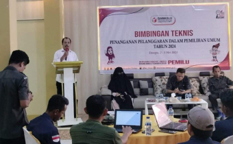Bawaslu Dompu Bimtek Penanganan Pelanggaran Pemilu 2024 bagi Panwascam dan Staf Sekretariat