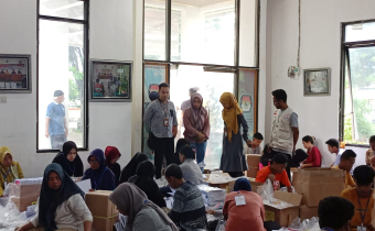 Syafruddin Awasi Penyortiran dan Pelipatan Surat Suara