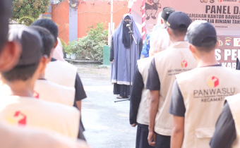 Bawaslu Dompu Gelar Upacara Peringatan Hari Sumpah Pemuda 