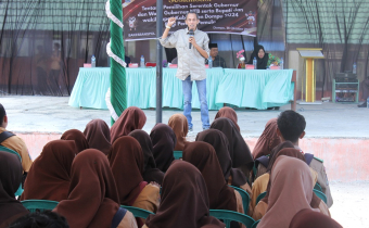 Sosialisasi Pilkada 2024, Wahyudin Tekankan Peran Penting Pemilih Pemula di Dompu