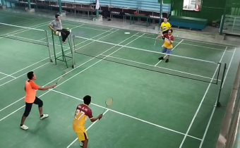 Bawaslu Dompu Gelar Sosialisasi Pengawasan Pemilu Lewat Permainan Bulutangkis