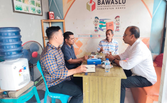 Irwan Terpilih sebagai Ketua Bawaslu Dompu Lewat Rapat Pleno Pimpinan