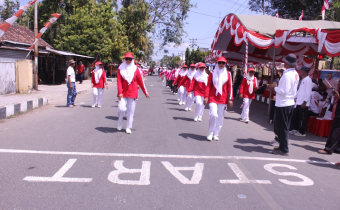 Bawaslu Dompu Ikut Partisipasi Jalan Tepat Waktu 17 Kilometer Meriahkan HUT ke-80 RI