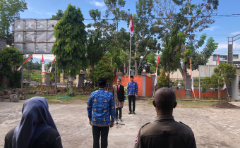 Bawaslu Dompu Gelar Upacara HUT ke-80 RI dengan Khidmat