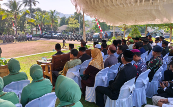 Ketua Bawaslu Dompu, Irwan Hadiri Upacara HUT TNI ke-80 di Kodim 1614 Dompu