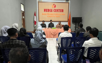 Bawaslu Dompu Gelar Rapat Internal Penguatan Kapasitas dan Pembinaan Jajaran