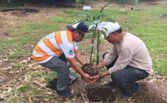 Bawaslu Dompu Hadiri Gerakan Penghijauan 1.000 Pohon dari Dorebara untuk Dompu Lestari