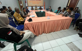 Bawaslu Dompu Gelar Rapat Evaluasi Rutin dan Bahas SE HUT ke-18 Bawaslu RI